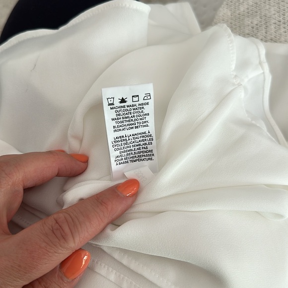 RW&Co Sleeveless V-neck Blouse - Picture 6 of 7